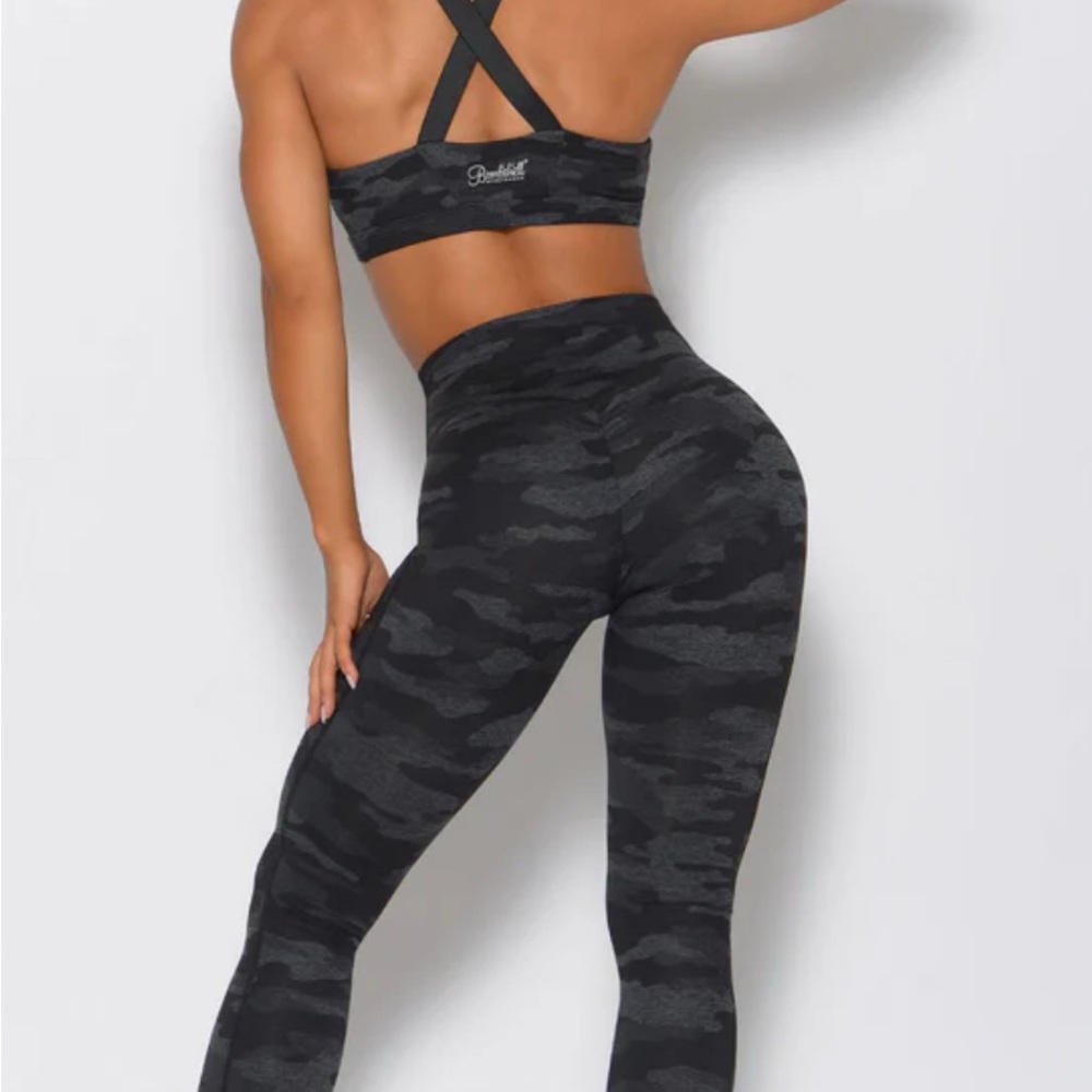 Bombshell Fit Black Camo Leggings